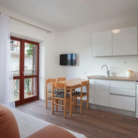 Apartment Tina *